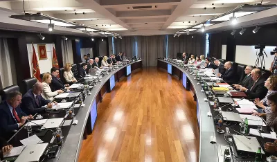 (VIDEO) Abazović: Stanje ekonomije posledica java&scaron;luka i dilova Gvozdenovića i sličnih njemu