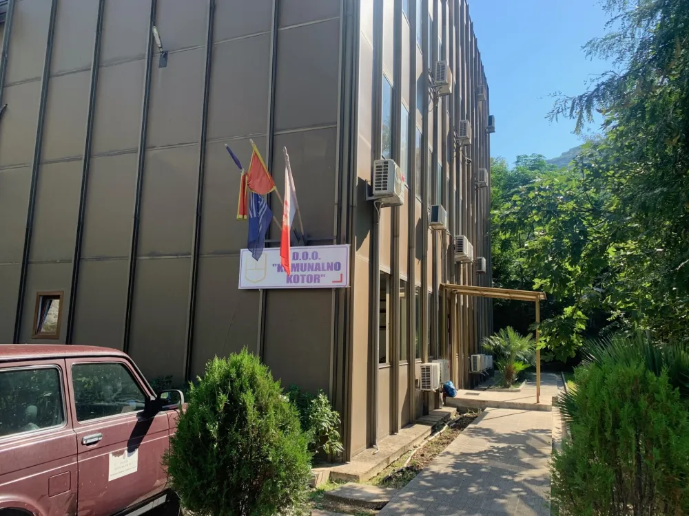 Iz Sindikata &ldquo;Komunalnog Kotor&rdquo; pozivaju nadležne da se uključe u rje&scaron;avanje problema: Zaposleni trpe mobing, plju&scaron;te otkazi?