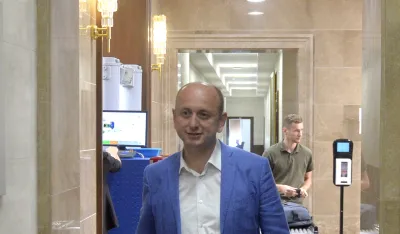 sastanak lidera parlamentarne vecine, Milan Knezevic