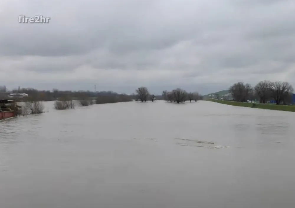 Alarmantno u Hrvatskoj, raste vodostaj Save