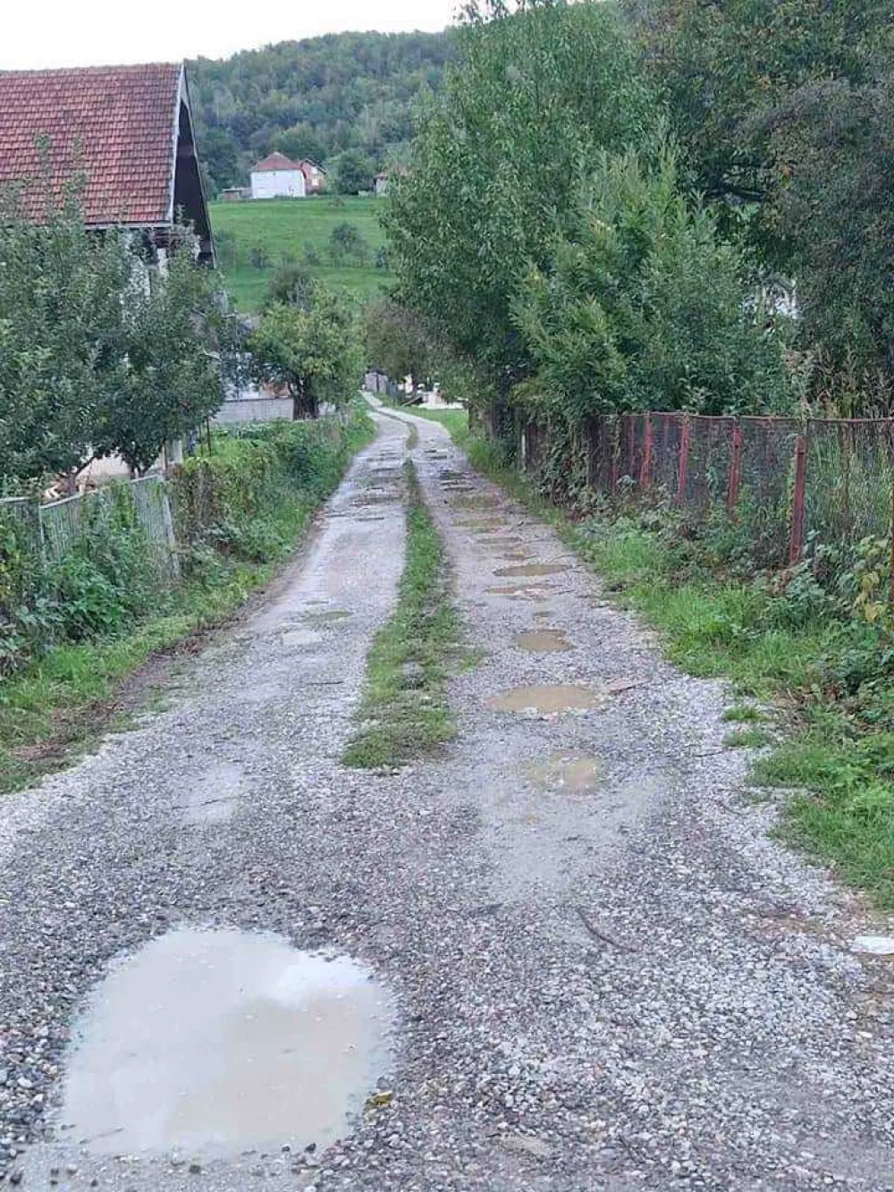 Ogorčeni žitelji MZ Rasovo u Bijelom Polju: Predizborni asfalt zaobi&scaron;ao Resničku ulicu