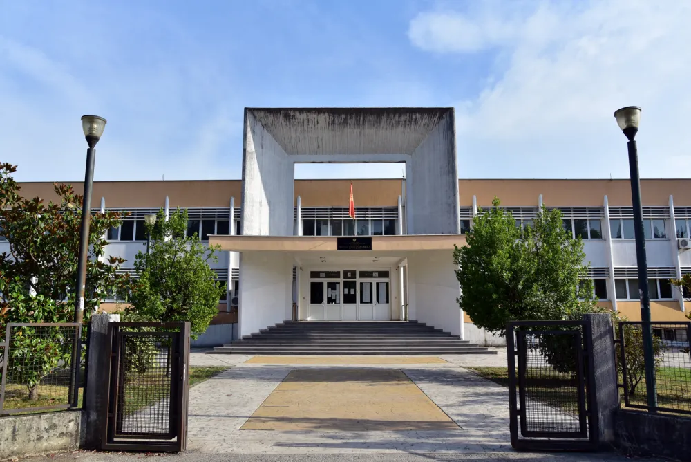 Srednja medicinska skola