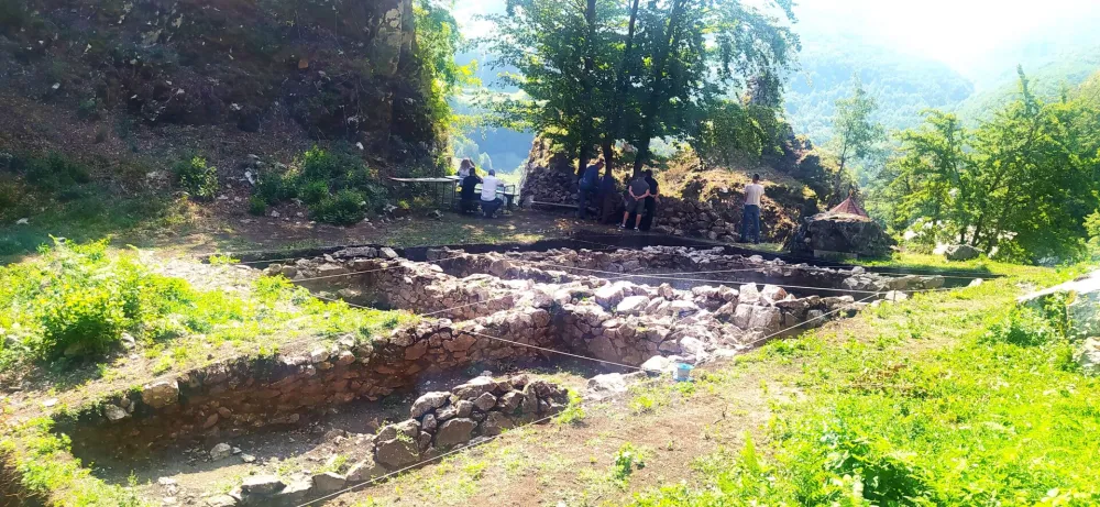 Na Samogradu otkriveni obјekti dužine 12 metara