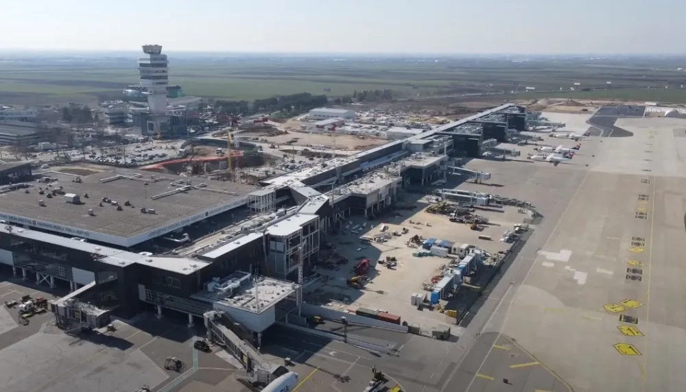 Aerodrom Nikola Tesla: Udar groma o&scaron;tetio pistu