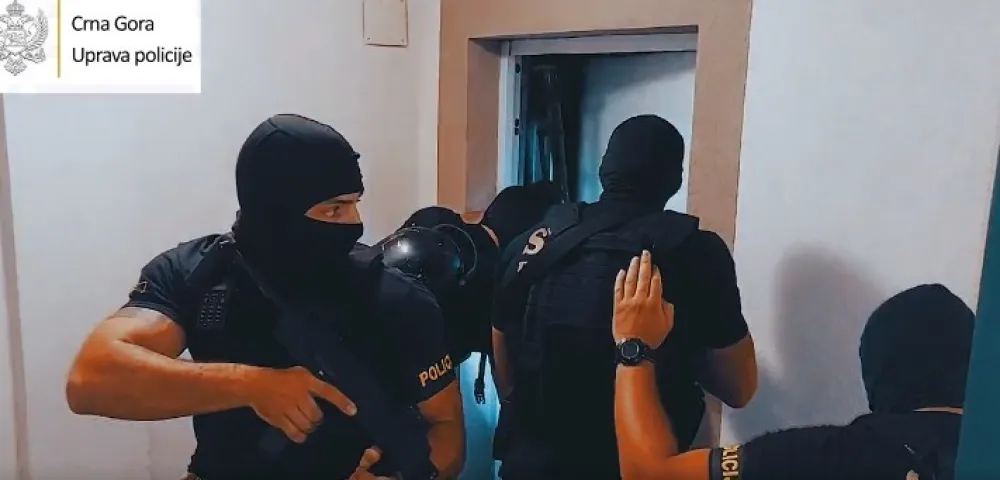 Odavanje podataka ruskoj službi: Uhap&scaron;ene dvije osobe, oduzeti dolari i uređaji