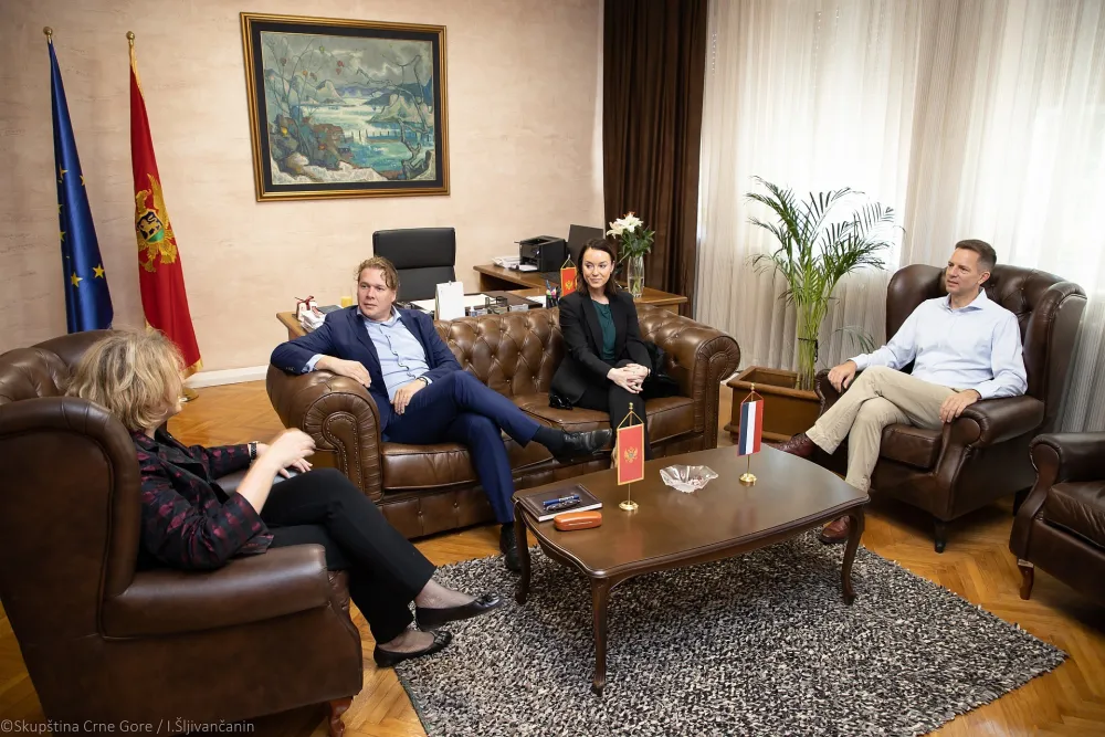 FOTO: Skup&scaron;tina