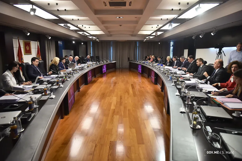 ASP: Da li Vlada pakuje milione za jo&scaron; jednog gubita&scaron;a?