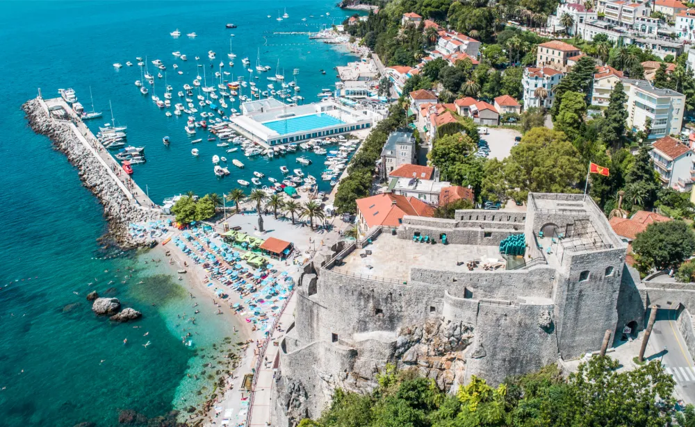 U Herceg Novom 6,89 hiljada turista