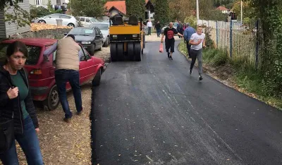 Mje&scaron;tani Cerova nezadovoljni: Nekome asfalt do kuće, a nekome nude zakrpe na putu