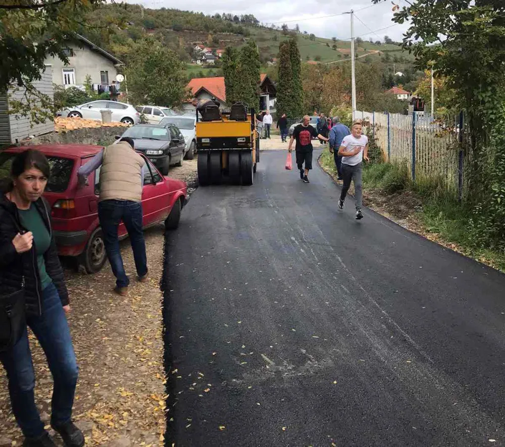 Mje&scaron;tani Cerova nezadovoljni: Nekome asfalt do kuće, a nekome nude zakrpe na putu