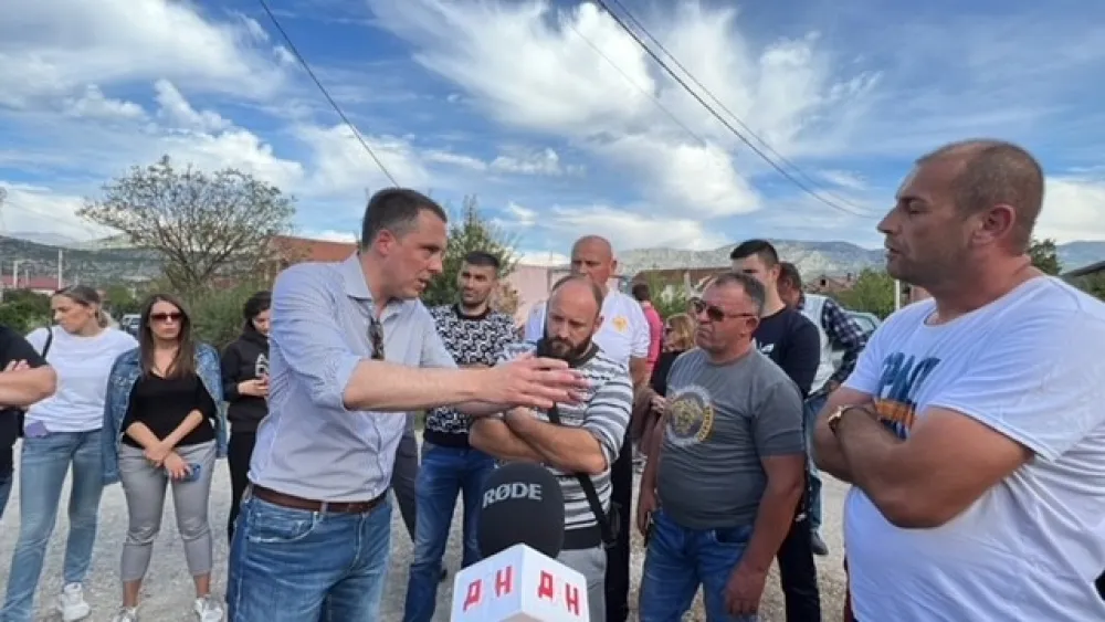 Vuković: Poku&scaron;aćemo da dođemo do saglasnosti za asfaltiranje