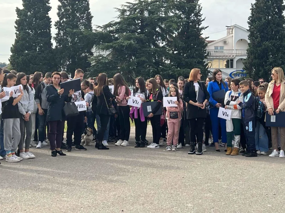 Zbog ka&scaron;njenja gradnje &scaron;kole održan јavni čas u O&Scaron; "Vladimir Nazor&rdquo;