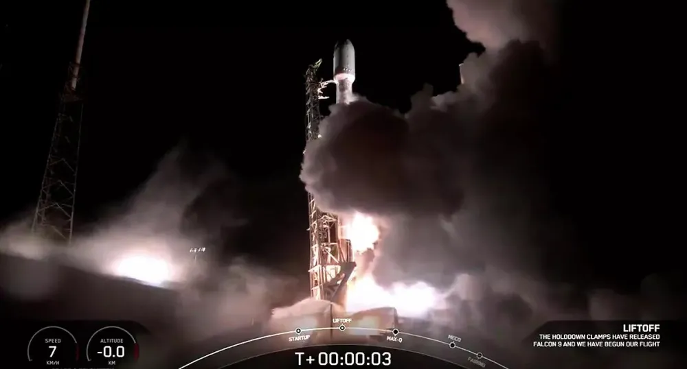 Video okvir lansiranja rakete-nosača Falcon 9 sa Internet satelitima Starlink