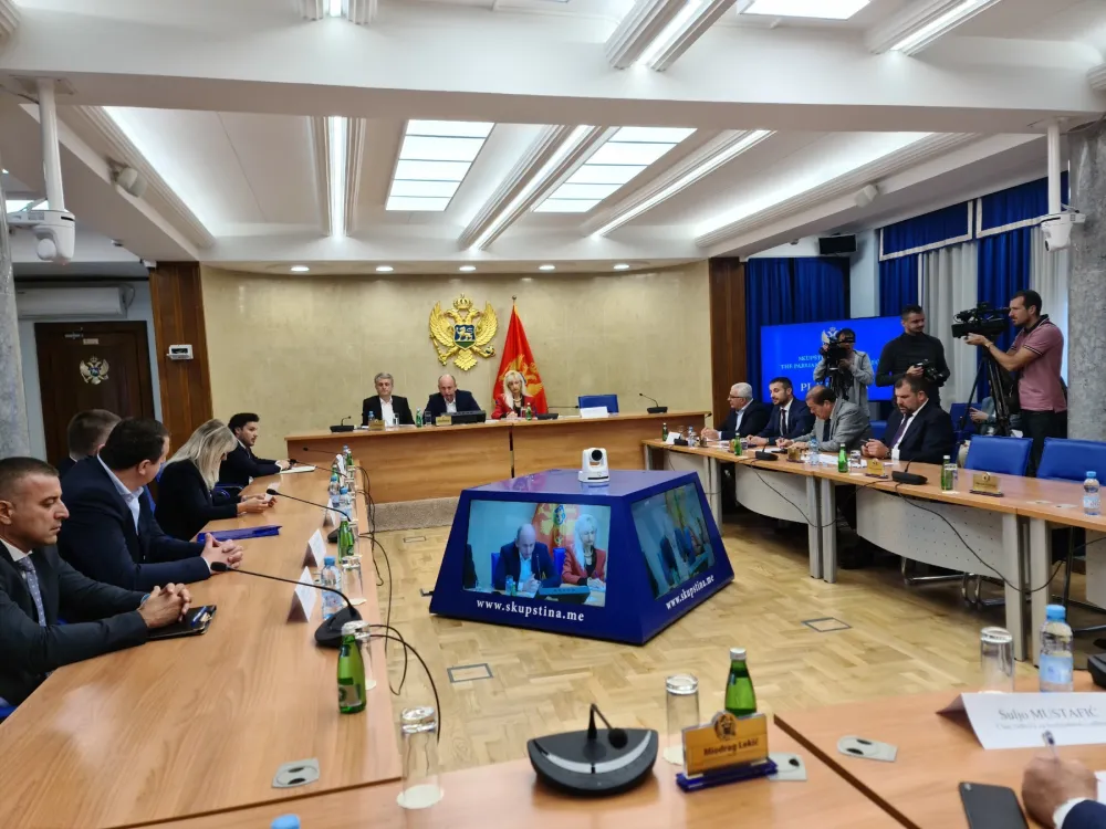 (VIDEO) Konjević: Rade Milo&scaron;ević treba da bude uhap&scaron;en; Abazović: Đukanović pokrovitelj &scaron;verca i pranja novca