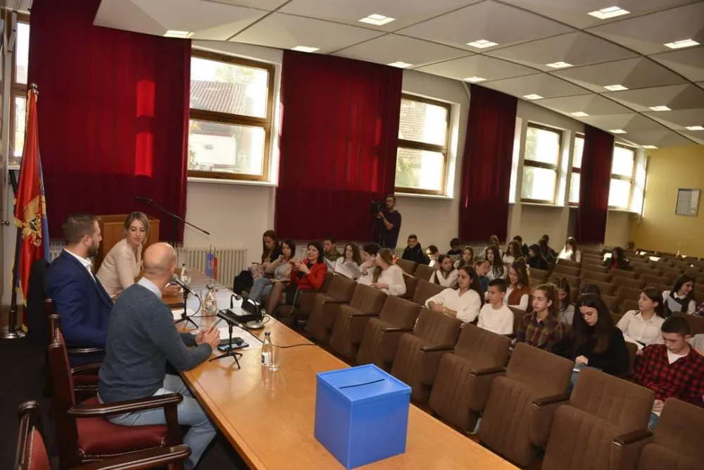 Prva sјednica Dječјeg parlamenta
