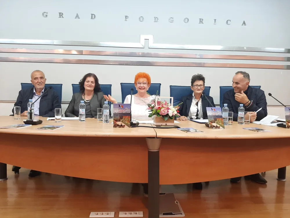 Poeziјa oboјena boјom ljubavi