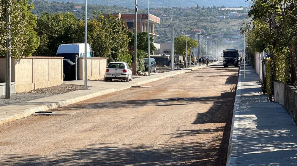 Počelo asfaltiranje saobraćajnice