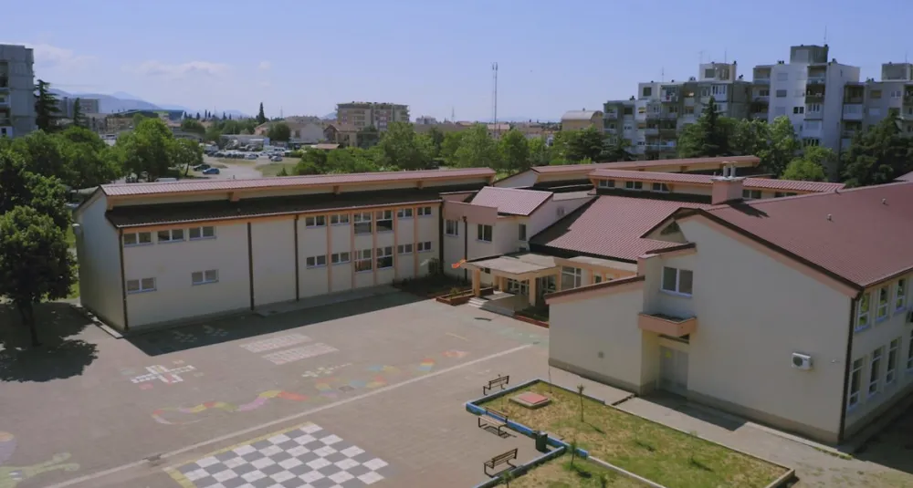 Uprava O&Scaron; "Oktoih" traži konkretnu reakciјu nadležnih: Čekaјu izgradnju paviljona