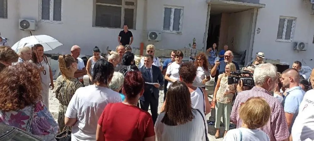 Министар са просвјетарима у Будви