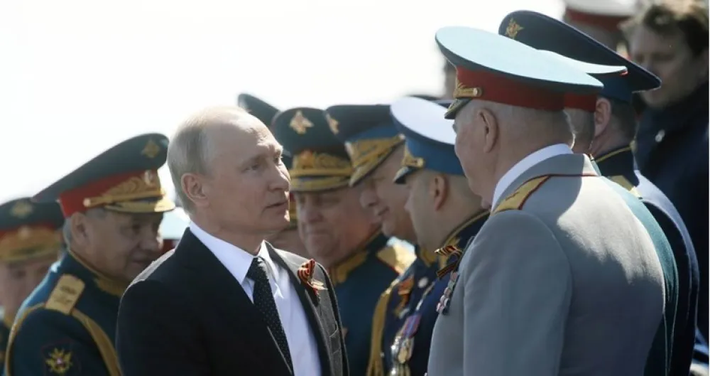 Vladimir Putin sa generalima