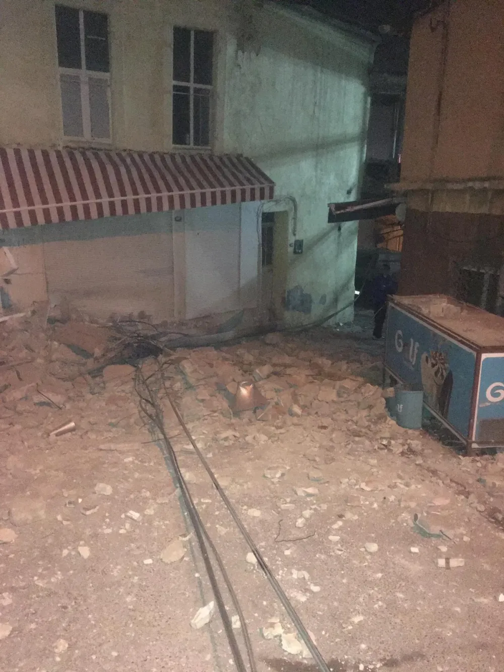 Snažan zemljotres pogodio Tursku: Sru&scaron;en minaret na džamiji, ima povrijeđenih
