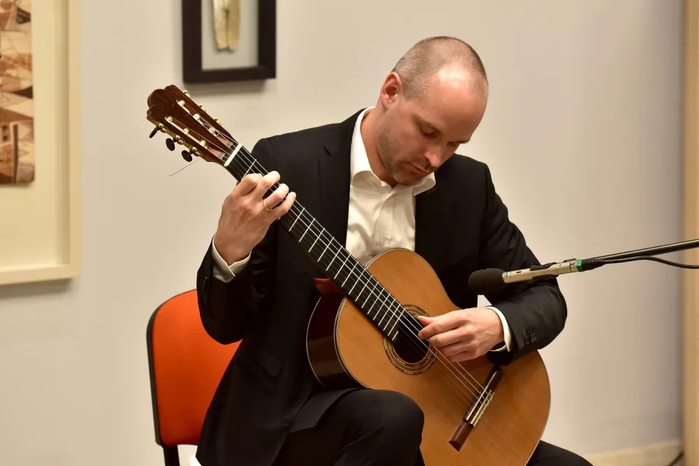 Dani gitare