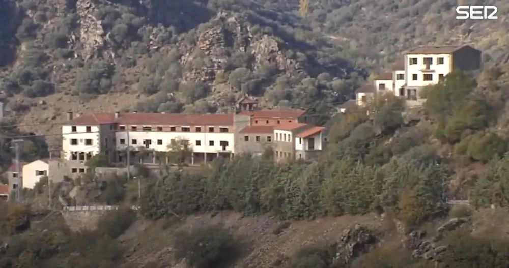 U &Scaron;paniji se prodaje selo sa 44 kuće, &scaron;kolom i hotelom za 260.000 eura