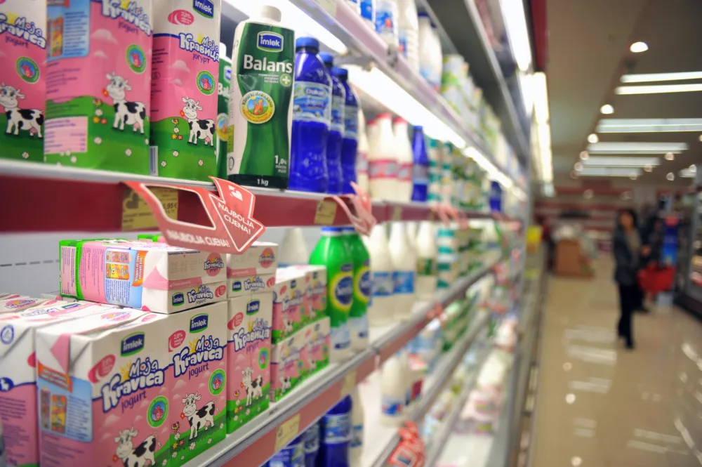 Imlekovi proizvodi u rafove prodavnice