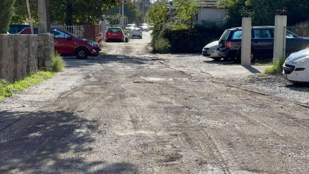Mje&scaron;tani Ulice VII omladinske brigade se žale da se bez pitanja ulazi u imanja
