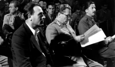Конгрес балканске омладине, Београд, 1945. - Нешковић, Тито и Љубодраг Ђурић (ФОТО: ПОРОДИЦА НЕШКОВИЋ)