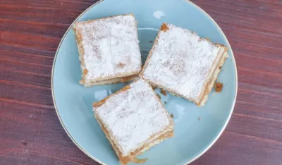 Pita sa jabukama, suvim grožđem i orasima