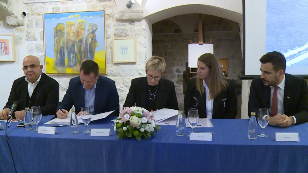 Potpisivanje ugovora