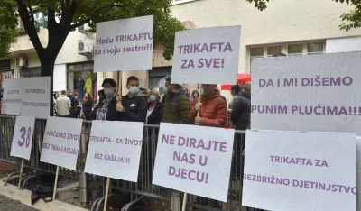 Protest roditelja pacijenata, protest roditelja zbog leka trikafta, trikafta
