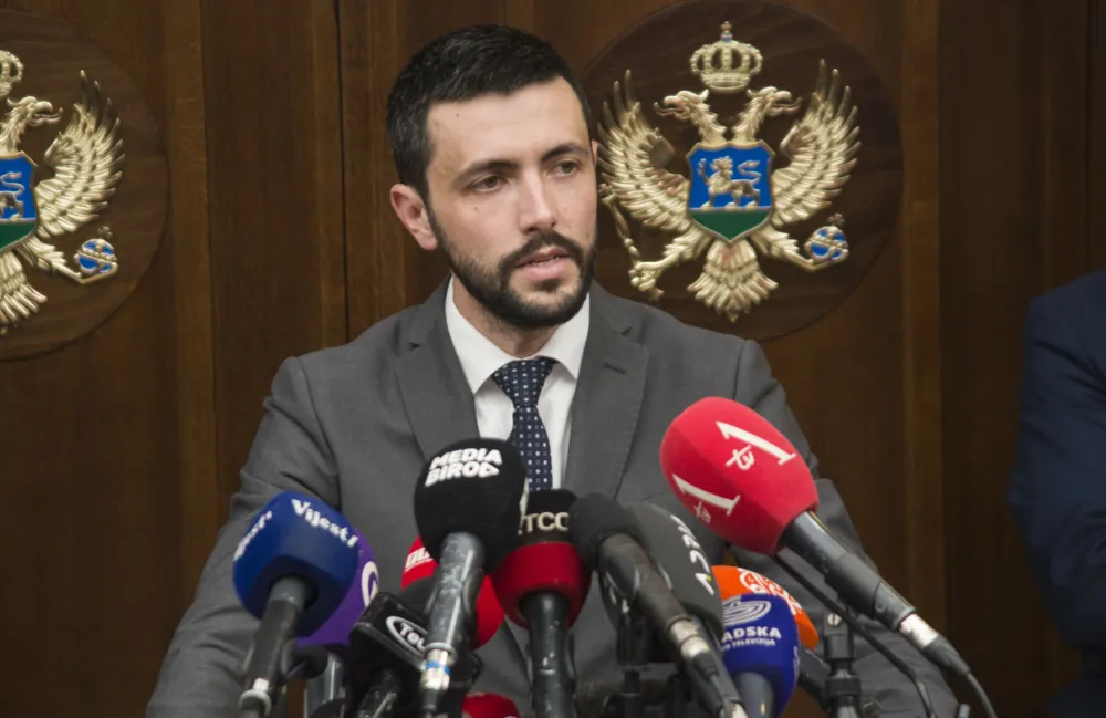 sjednica skupstine crne gore o nepovjerenju vladi