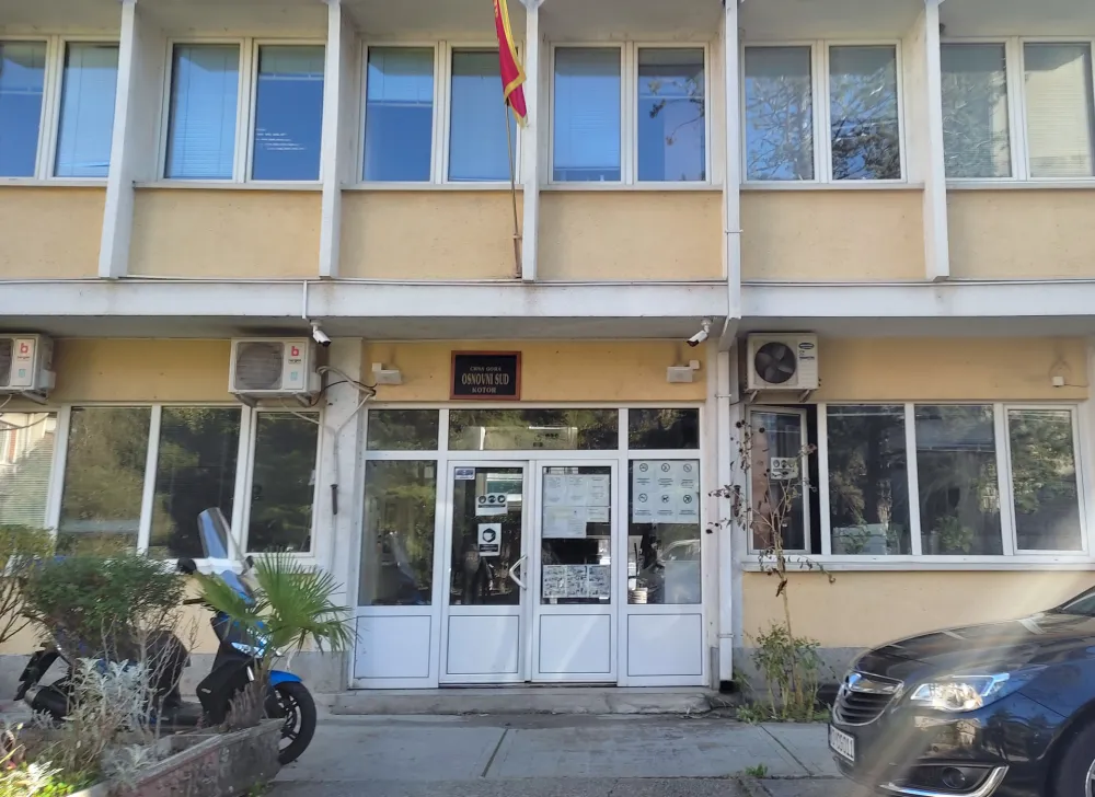 Sud: Babi zatvor 30 dana, nije obezbijedila prisustvo djece u prostorijama Centra za socijalni rad