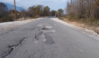 Ne nazire se kraj radovima: Na Martinićkom putu rupe na svakom koraku