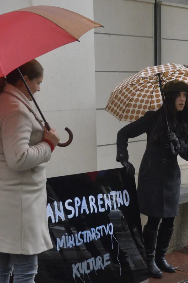 Protest radnika kuture ispred vlade, protest radnika iz kulture