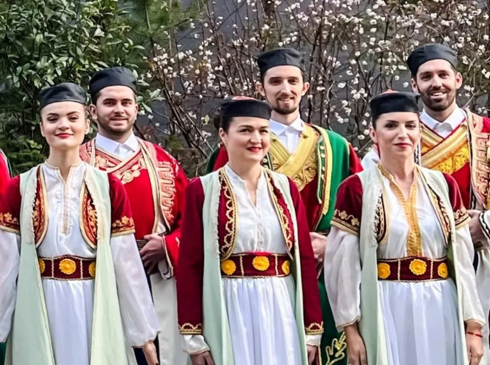 Foto: Folklorni ansambl Sonrisa