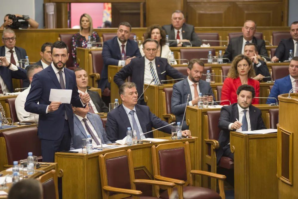 sjednica skupstine crnr gore o nepovjerenju vladi