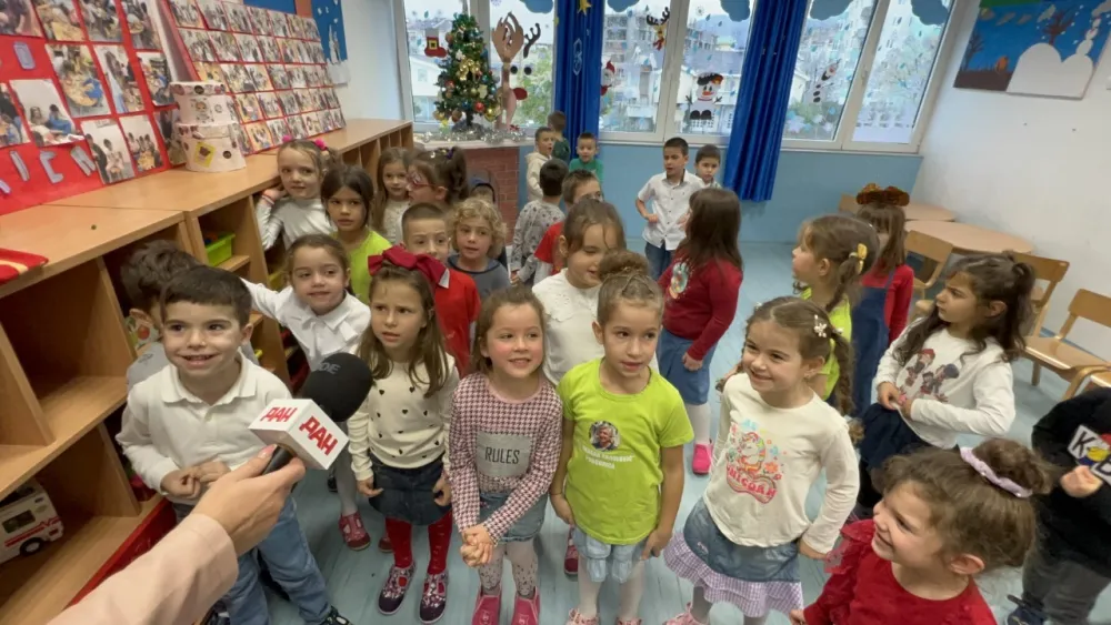 Bogat program djece vrtića "Dragan Radulović" u susret 19. decembru: Podgorice, ljubavi za sva vremena