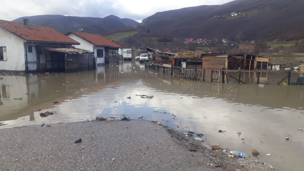 Riversajd opet poplavljen