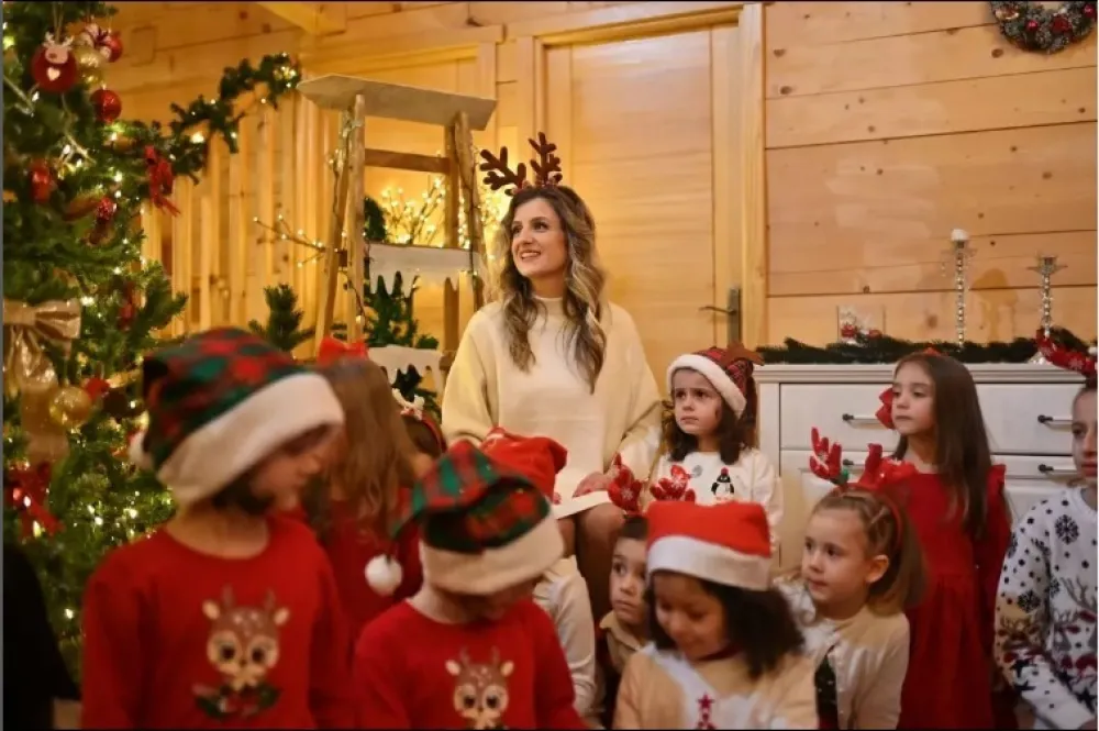 "Stiže Nova godina" poručuju Nina i Mira