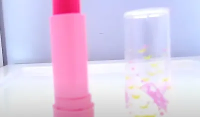 (VIDEO) Za&scaron;titite usne: Napravite prirodni balzam