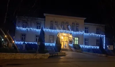 Berane skromno okićeno