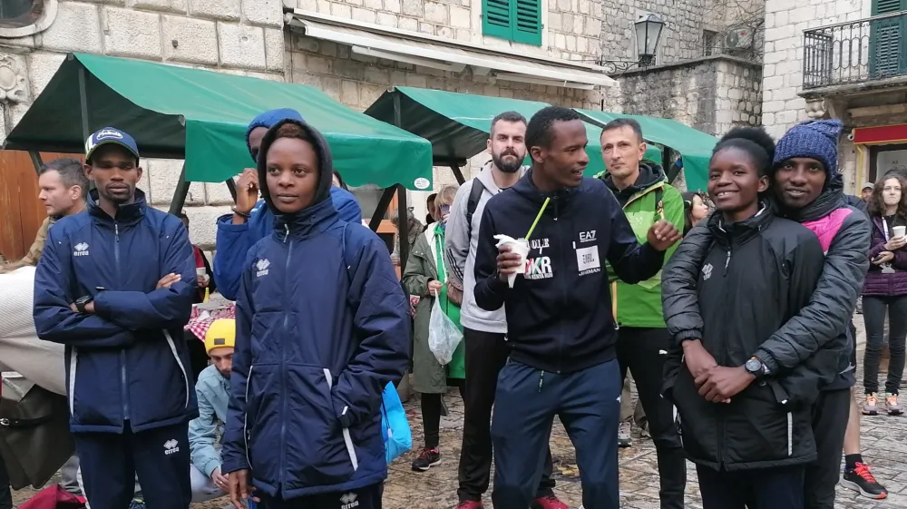 Boke&scaron;ki polumaraton: Doniјeli sportski duh u Tivat i Kotor i ustalili ga