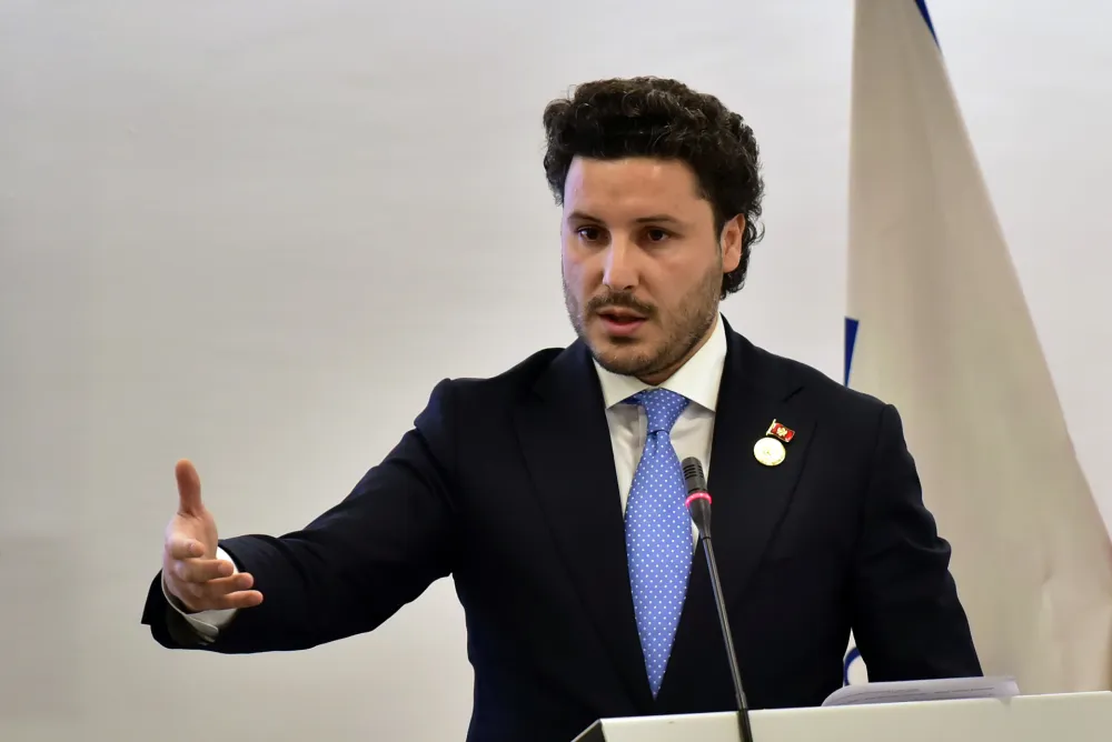 Abazović: Ulazak Hrvatske u &Scaron;engen i eurozonu istorijski dan