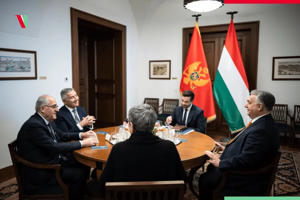 FOTO: Tviter