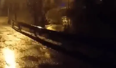 (VIDEO) Izlila se rijeka kod Gacka, vatrogasci na terenu