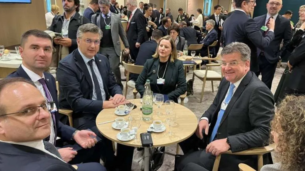 Lajčak sa Plenkovićem o dijalogu Kosova i Srbije