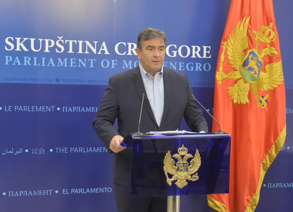 Pres Medojevica oko sverca cigareta, Nebojsa Medojevic